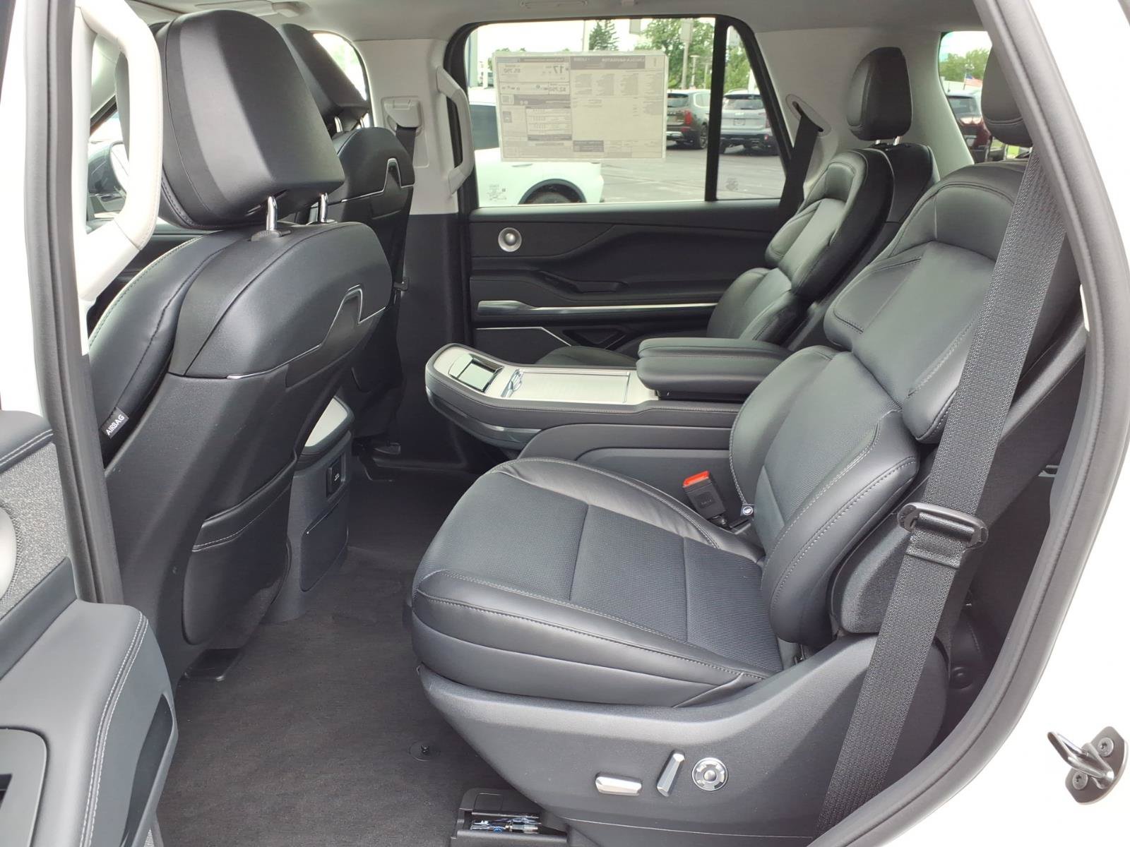 New 2027 Lincoln Navigator Reserve AWD/4WD image 7