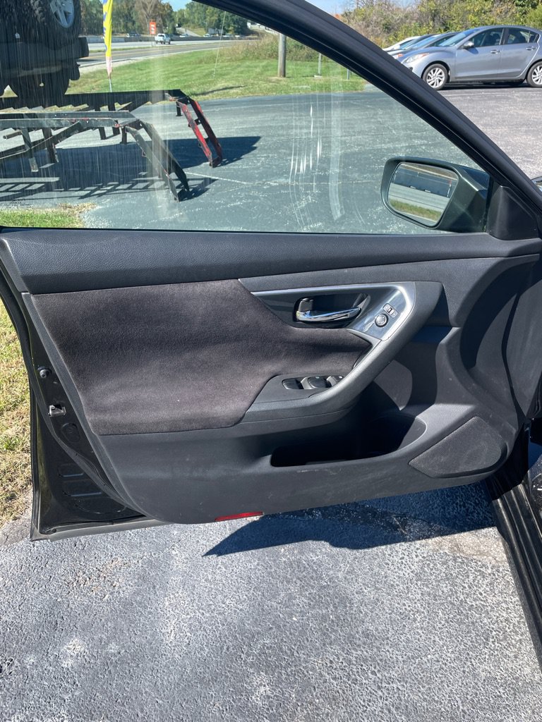 Used 2013 Nissan Altima 2.5 SV FWD image 10