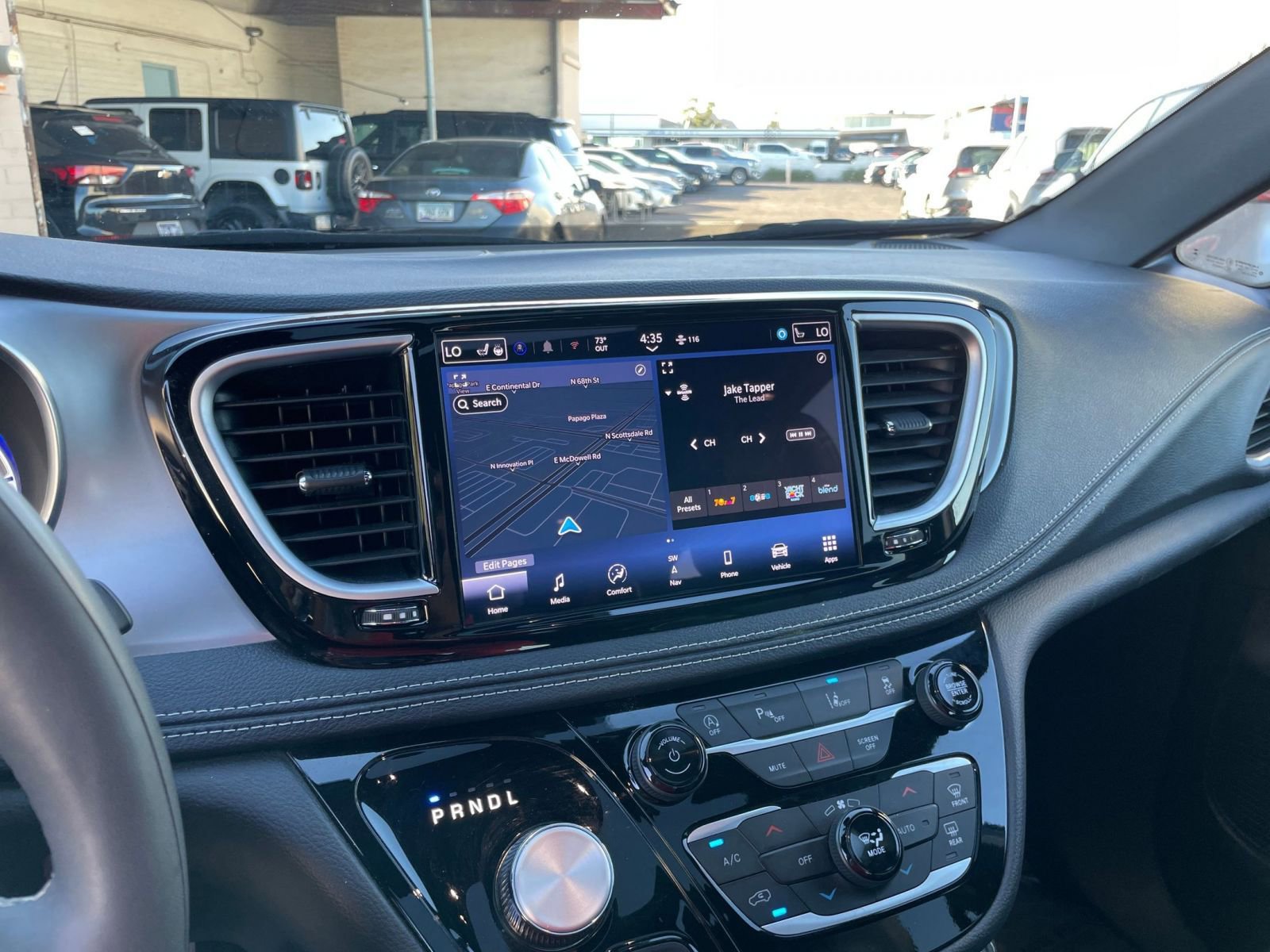 Used 2025 Chrysler Pacifica Limited image 21