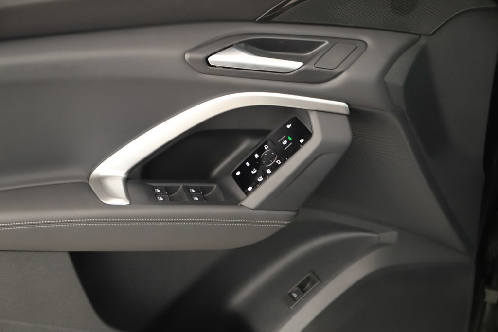 Certified 2025 Audi Q5 Premium AWD/4WD image 23