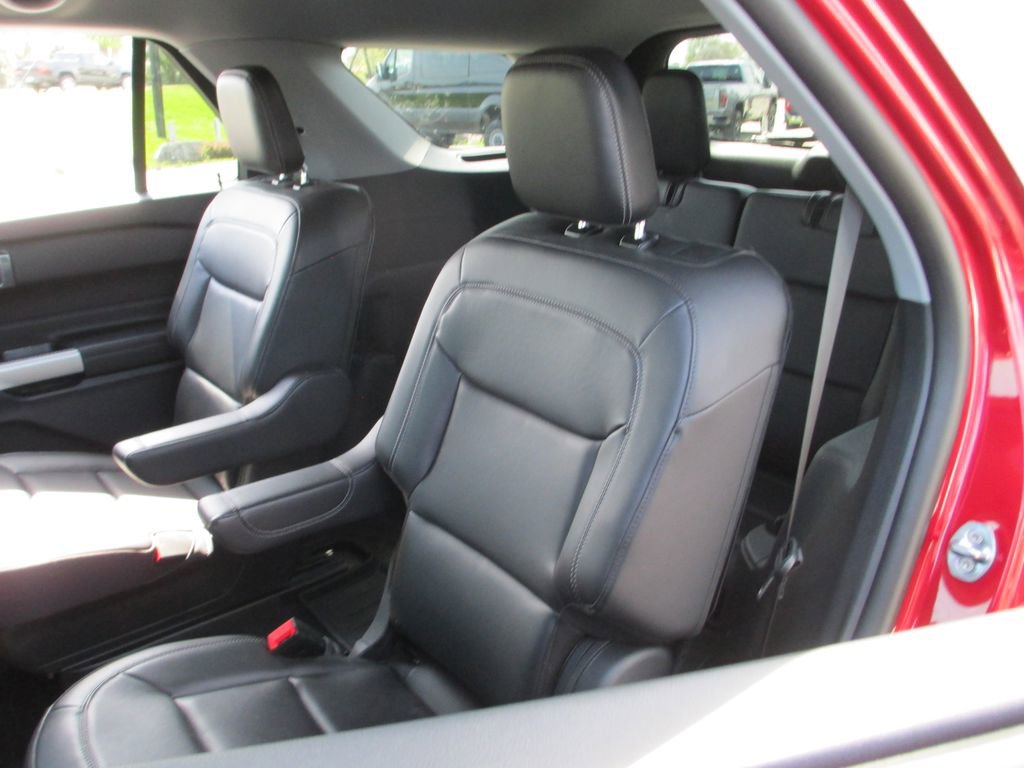 Used 2023 Ford Explorer XLT w/ Equipment Group 202A image 20