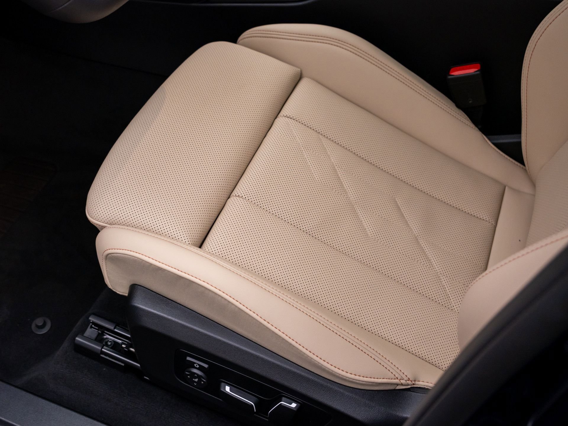New 2026 BMW X3 xDrive30 w/ M Sport Package image 16