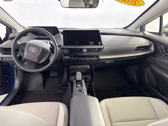 Used 2025 Toyota Prius XLE AWD/4WD image 12