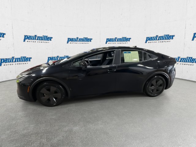 Used 2025 Toyota Prius LE FWD image 6