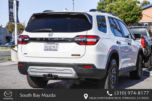 Used 2025 Honda Pilot TrailSport image 8