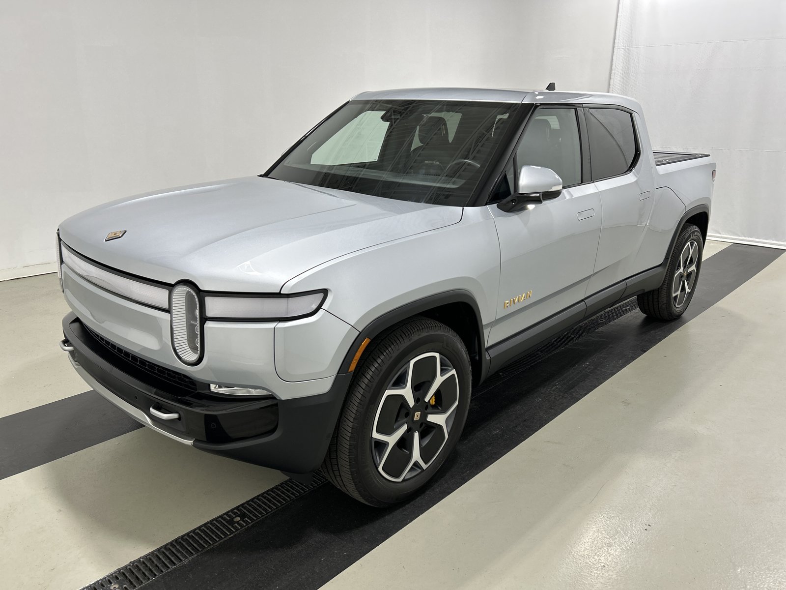 Used 2024 Rivian R1T Adventure