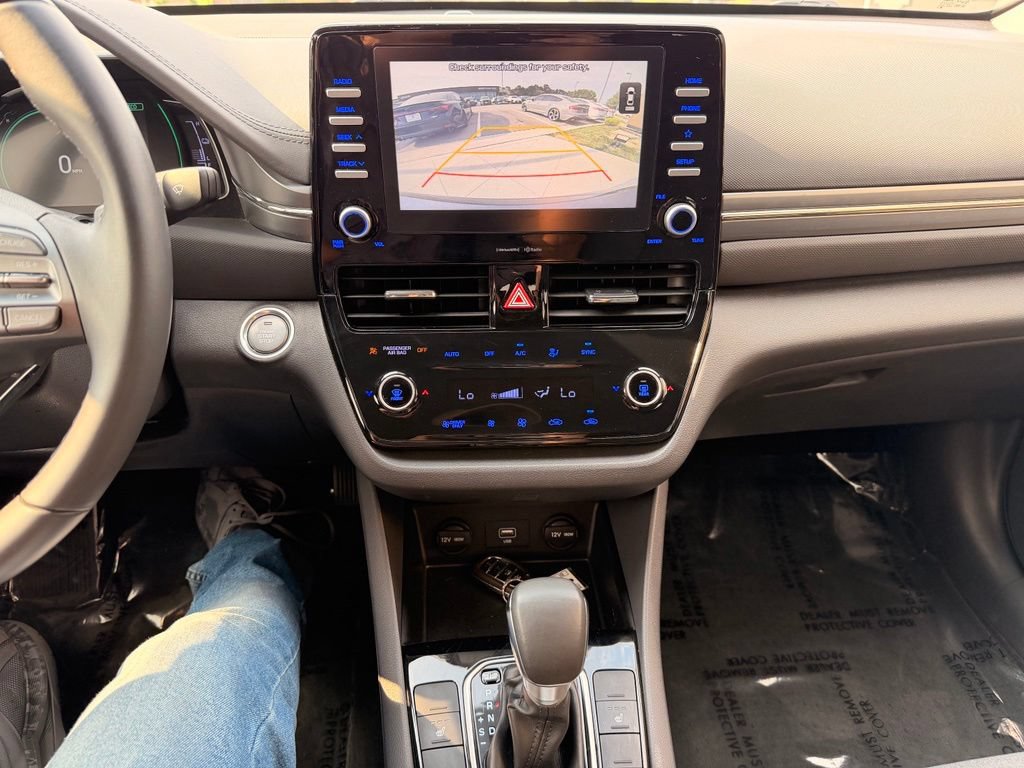 Used 2020 Hyundai Ioniq SE FWD image 22