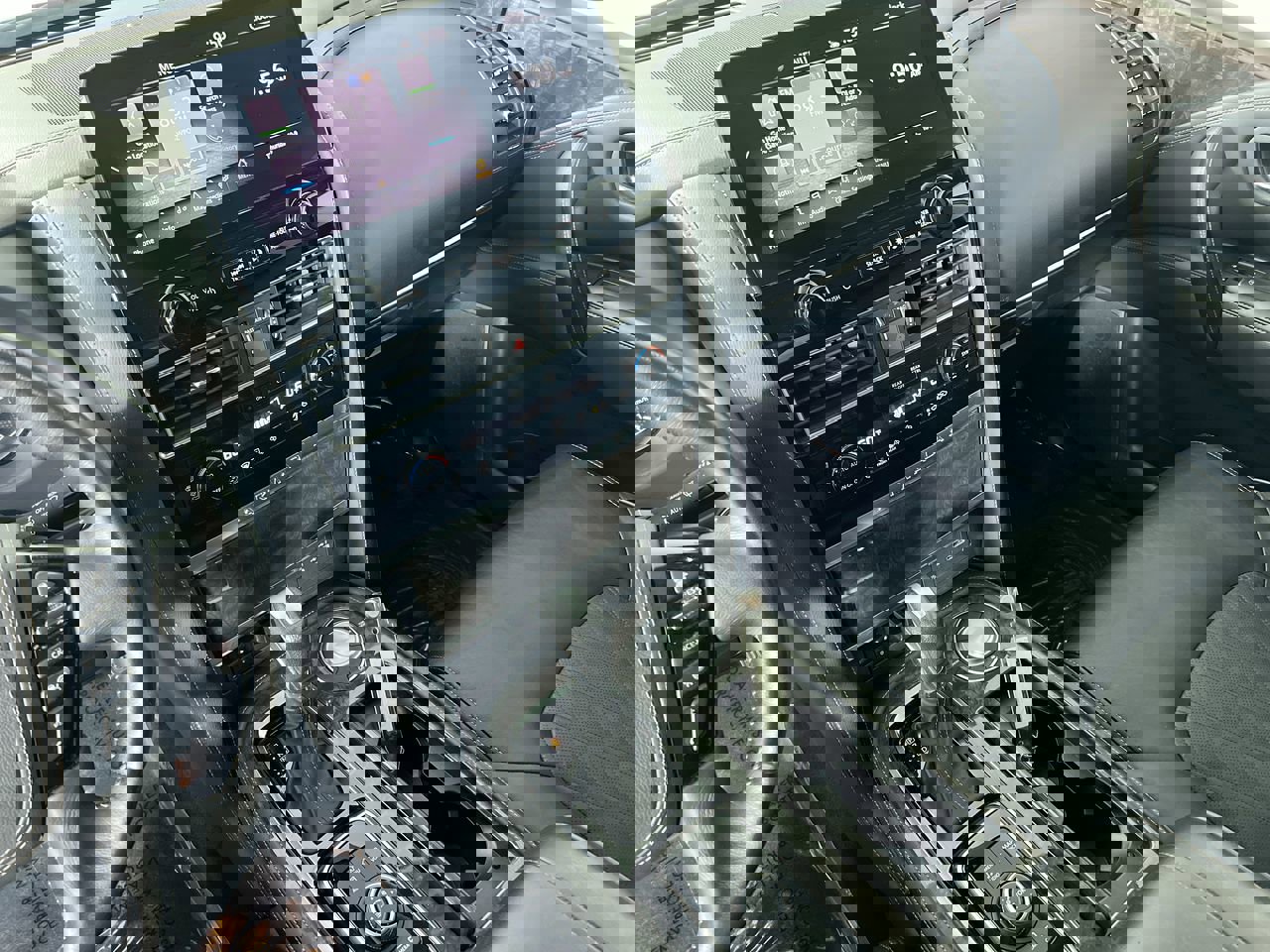 Used 2023 Nissan Armada Platinum w/ Captain's Chairs Package image 24