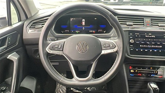 Used 2023 Volkswagen Tiguan SE image 22