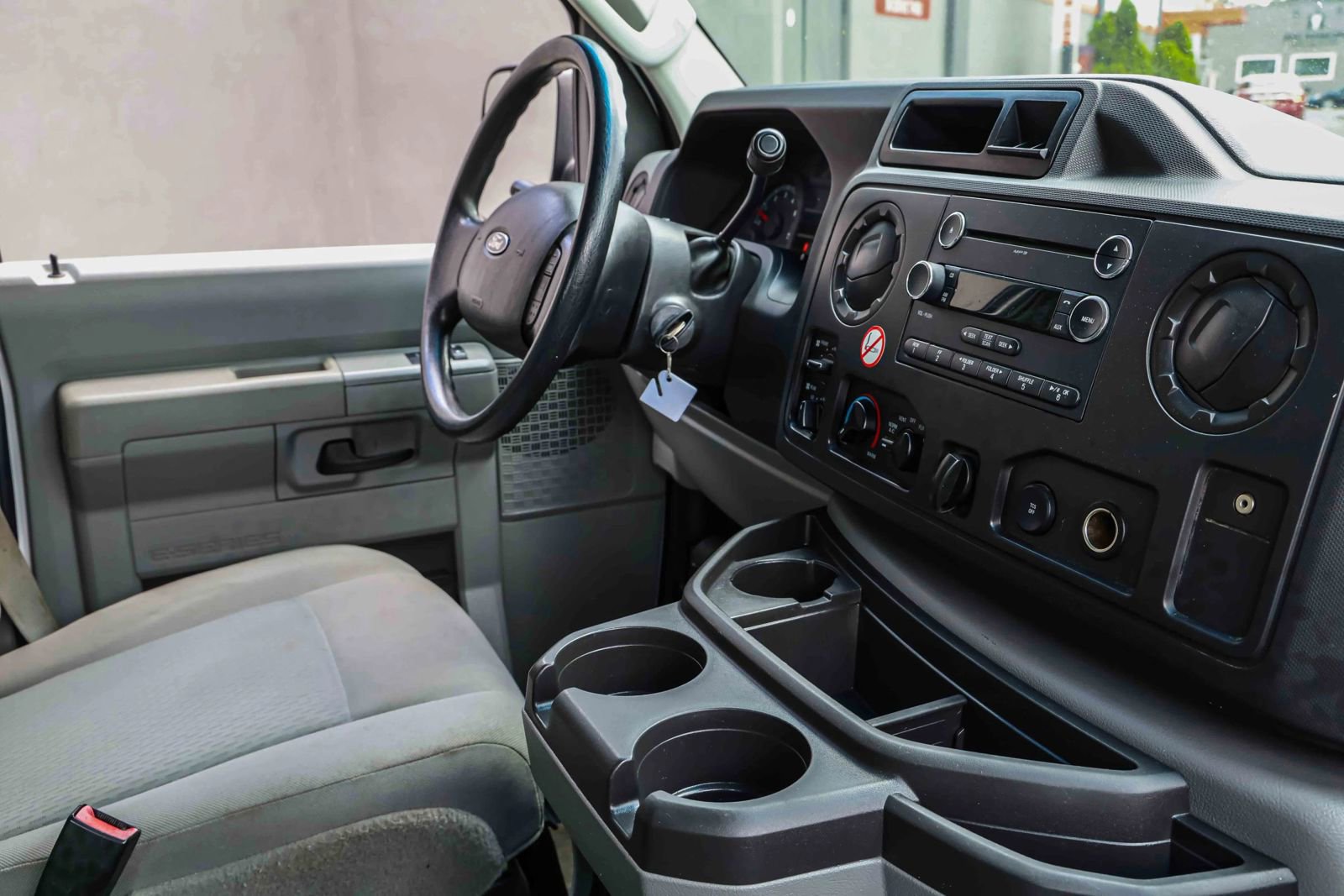 Used 2013 Ford E-350 and Econoline 350 XLT image 23