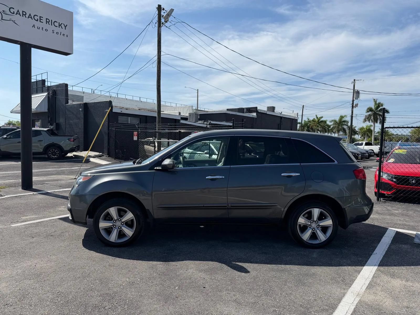 Used 2011 Acura MDX w/ Technology & Entertainment AWD/4WD image 8