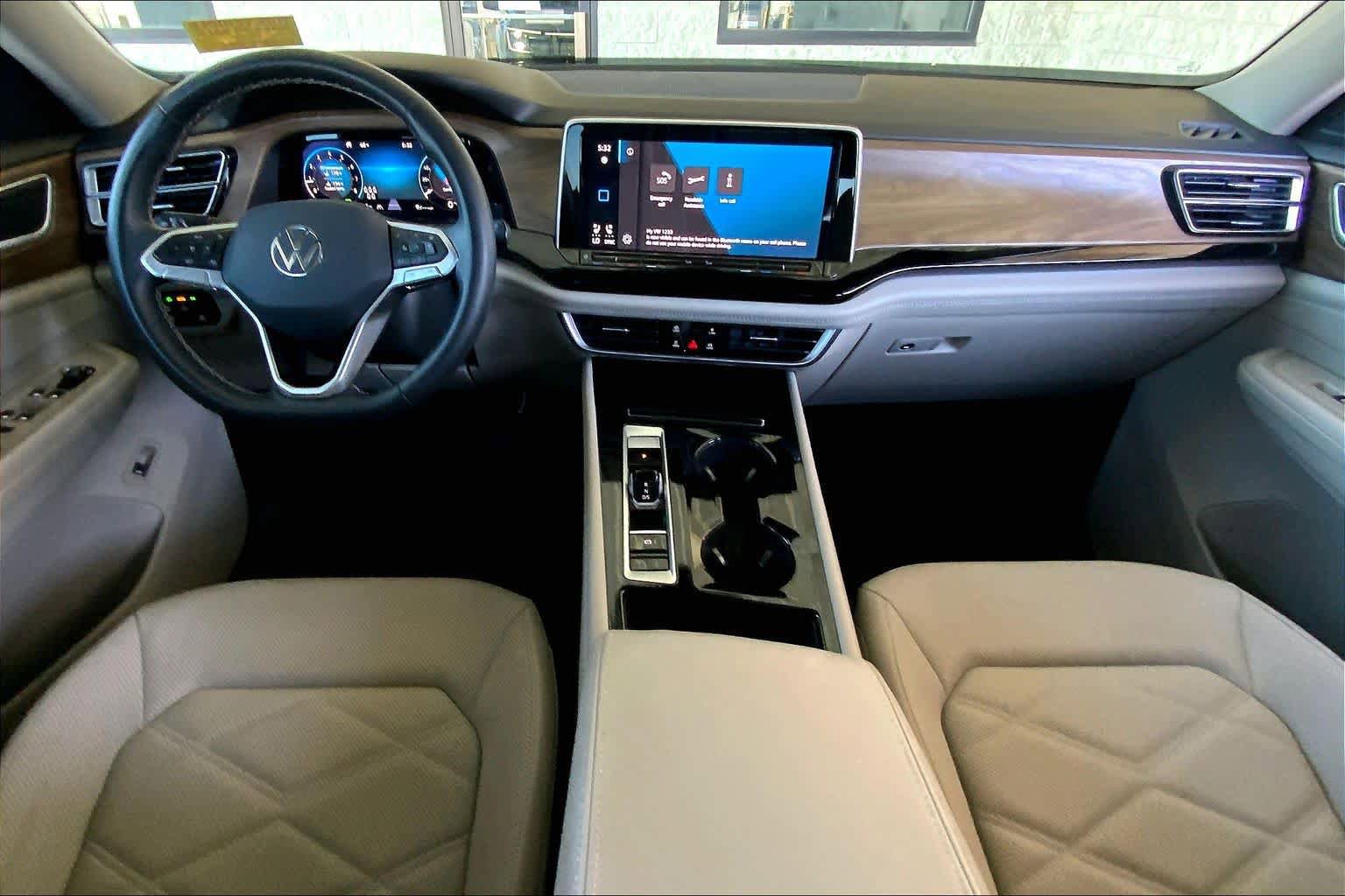 Used 2024 Volkswagen Atlas SE FWD image 15