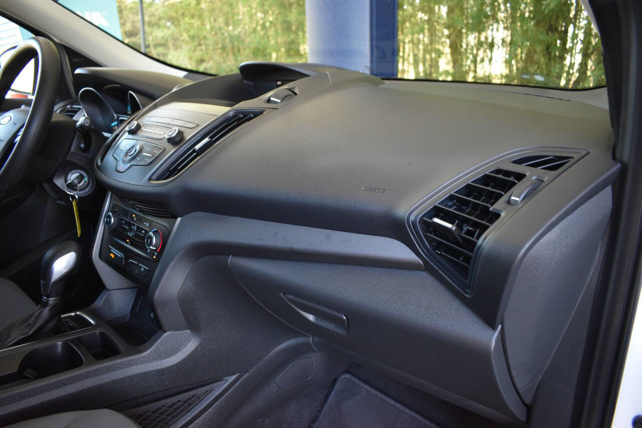 Used 2019 Ford Escape S image 21