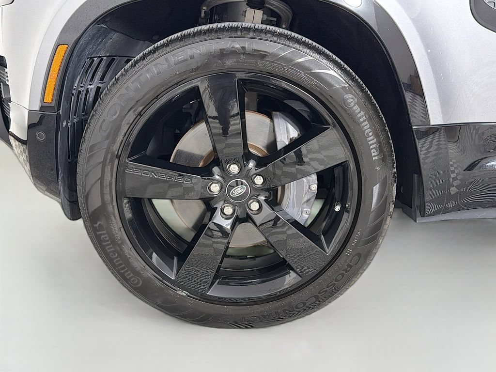 Used 2023 Land Rover Defender 130 X-Dynamic SE AWD/4WD image 34