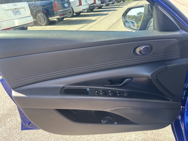 Certified 2025 Hyundai Elantra Sport image 13