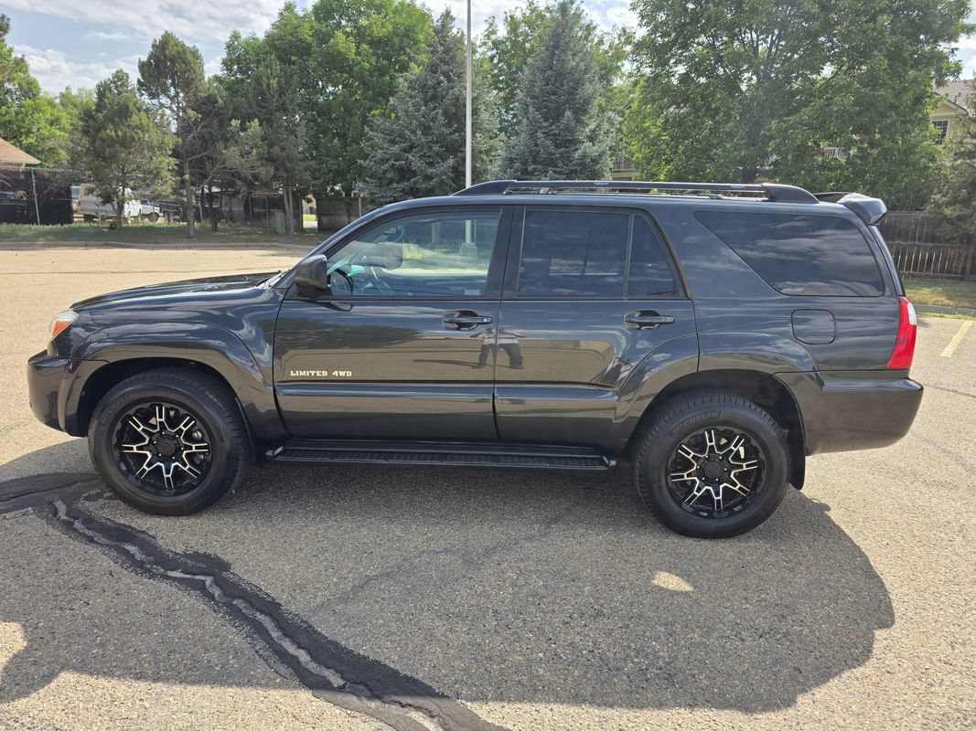Used 2007 Toyota 4Runner Limited AWD/4WD image 2