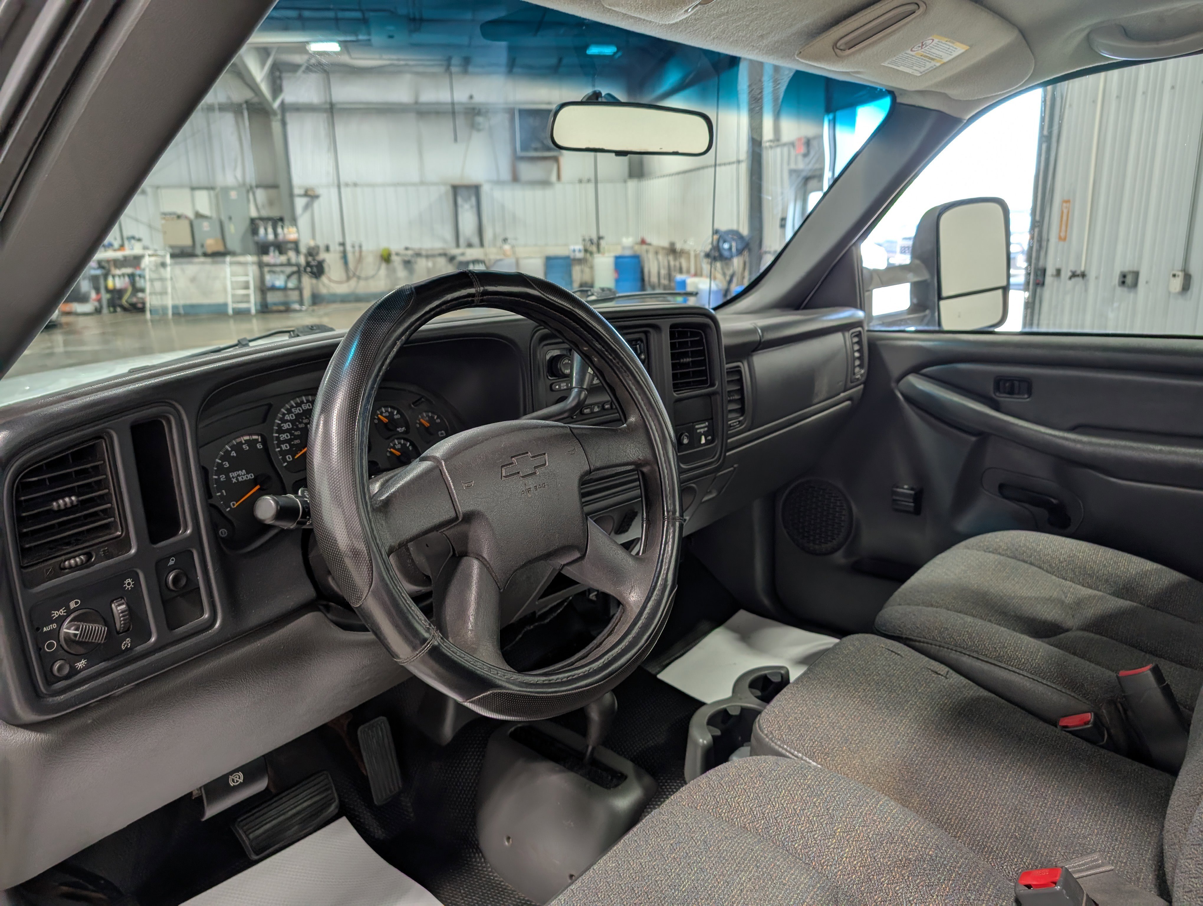 Used 2003 Chevrolet Silverado 2500 4x4 Regular Cab w/ Snow Plow Prep Package image 17