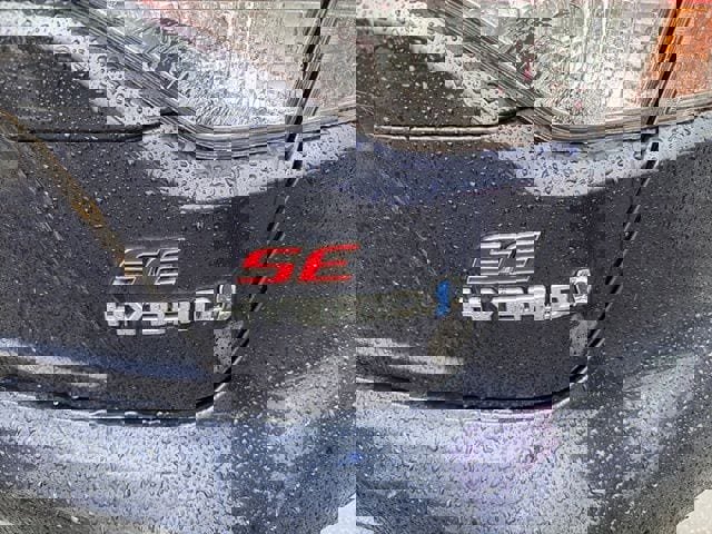 Used 2023 Toyota Corolla SE w/ SE Package image 14