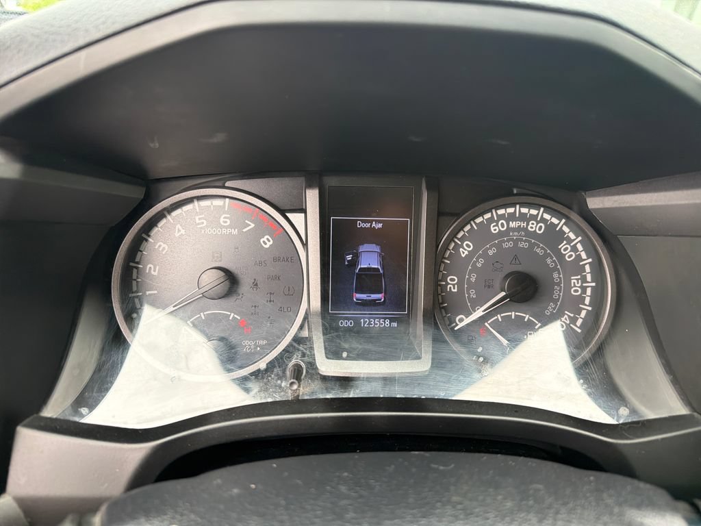 Used 2020 Toyota Tacoma TRD Sport AWD/4WD image 15