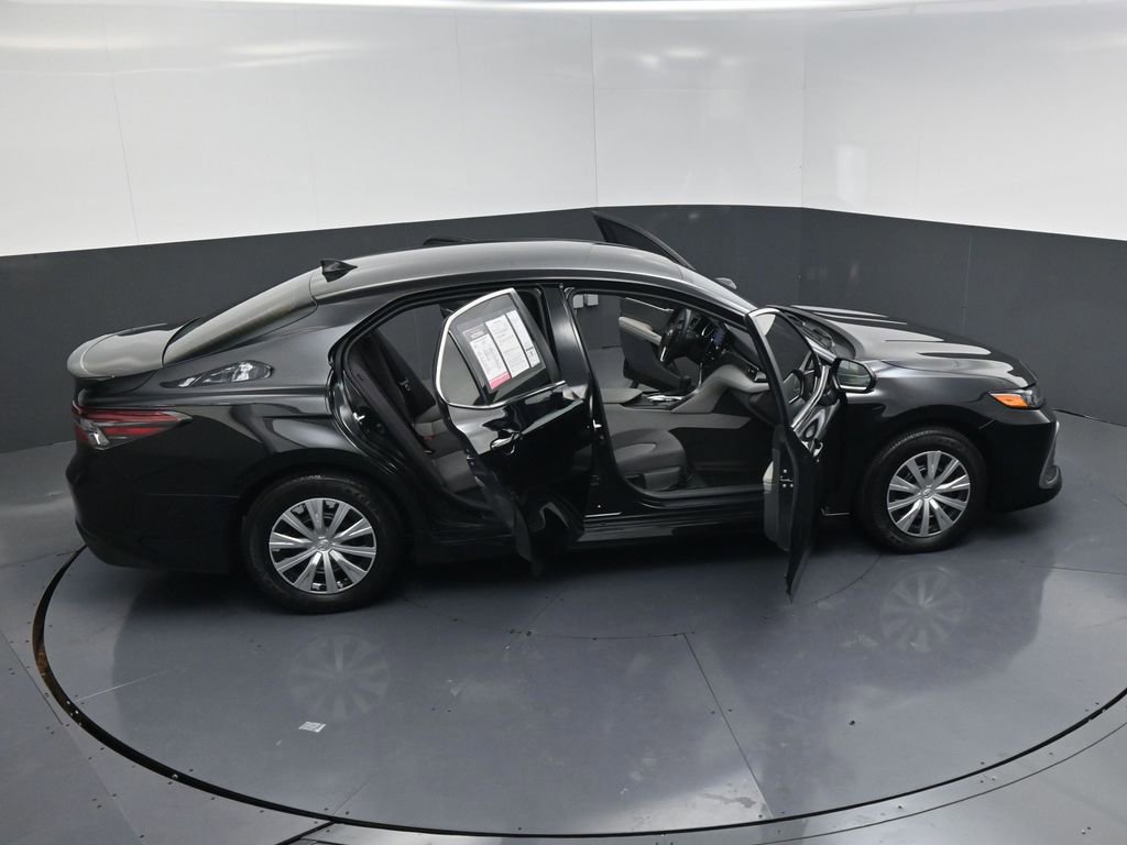 Used 2022 Toyota Camry LE image 22