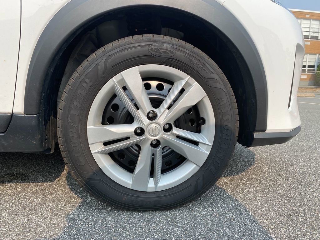 Used 2022 Nissan Kicks S image 30