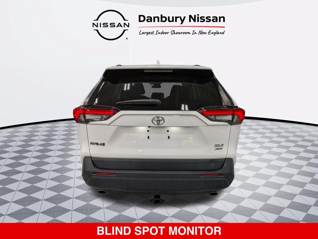 Used 2023 Toyota RAV4 XLE AWD/4WD image 4