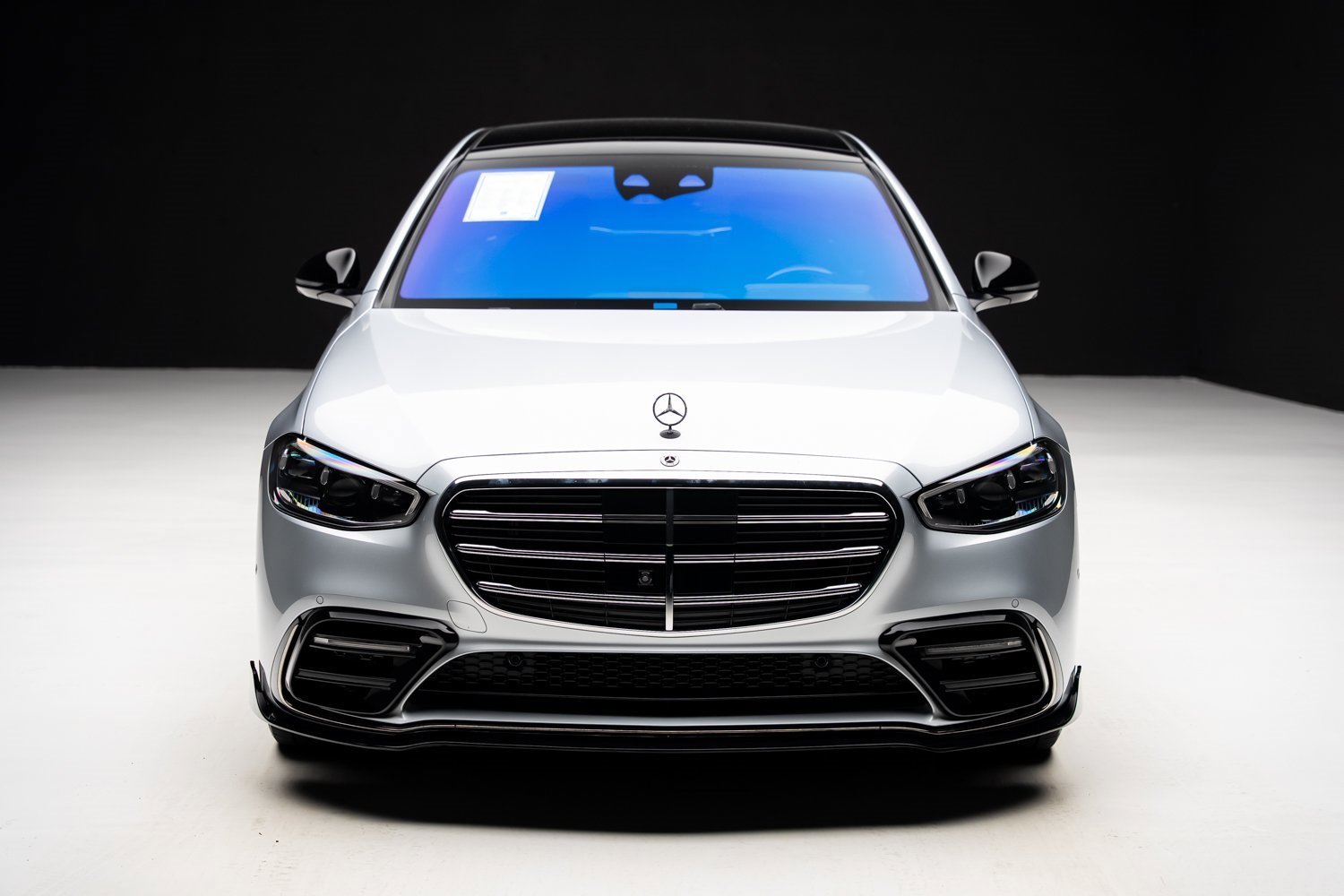 Used 2024 Mercedes-Benz S 580e 4MATIC Sedan image 5