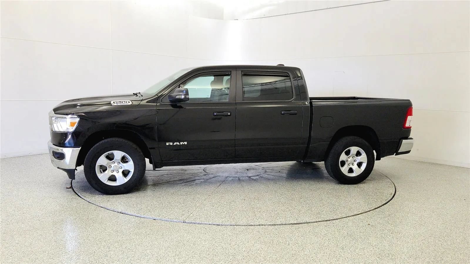 Used 2023 RAM 1500 Big Horn AWD/4WD image 5