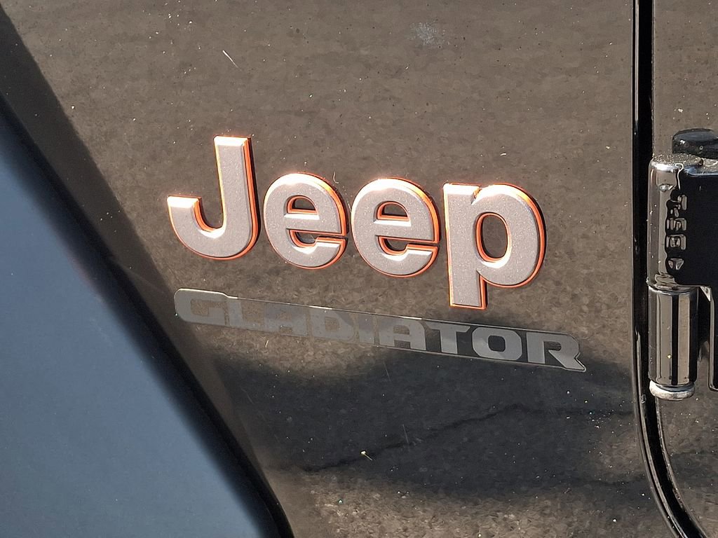 Used 2022 Jeep Gladiator Mojave AWD/4WD image 32