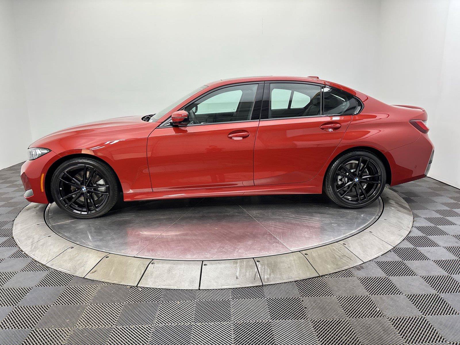 Used 2023 BMW 330i xDrive Sedan w/ M Sport Package AWD/4WD image 16