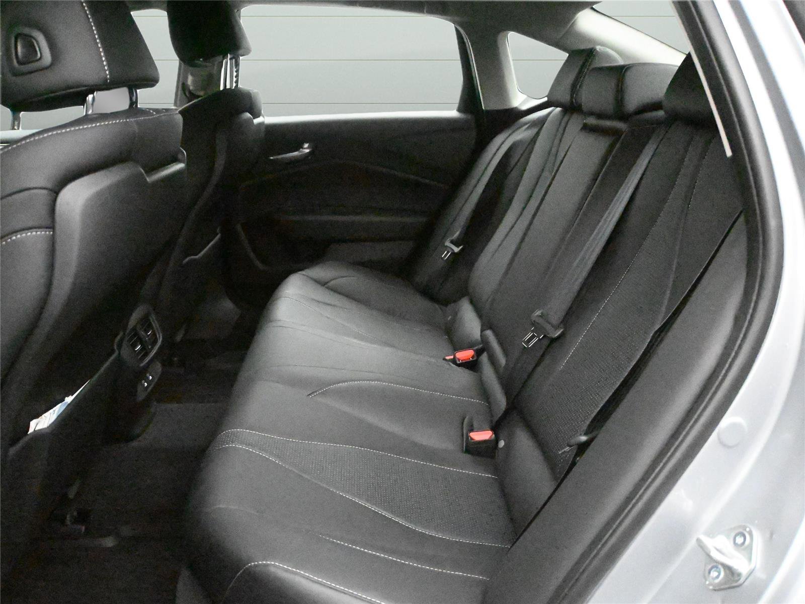 Certified 2025 Acura TLX w/ Technology Package image 9