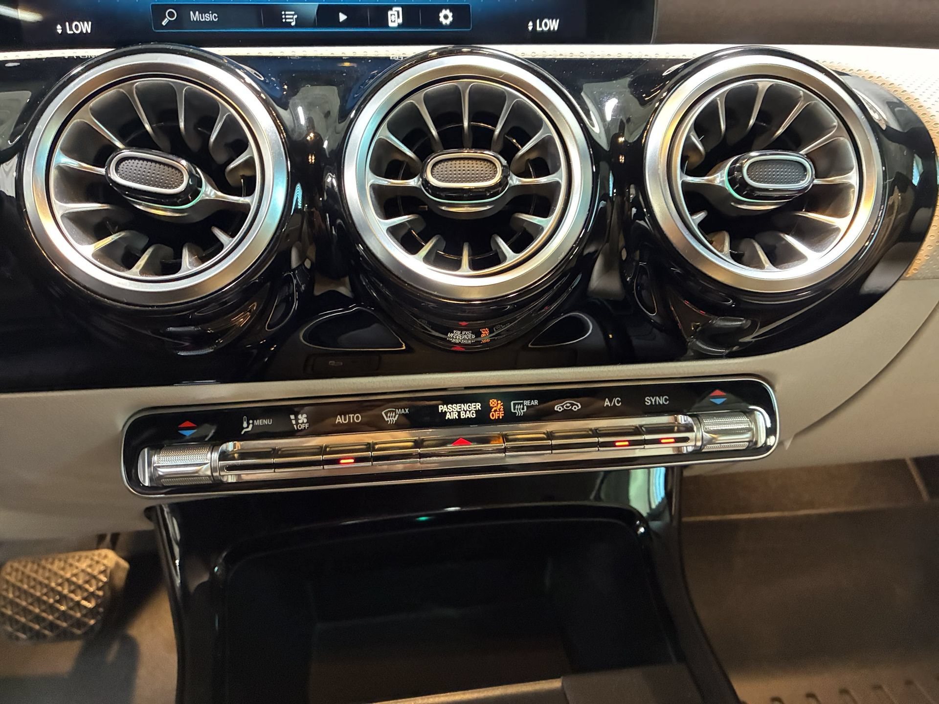 Used 2022 Mercedes-Benz A 220 image 24