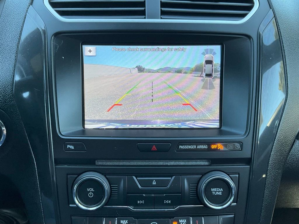 Used 2017 Ford Explorer XLT w/ Equipment Group 202A image 46