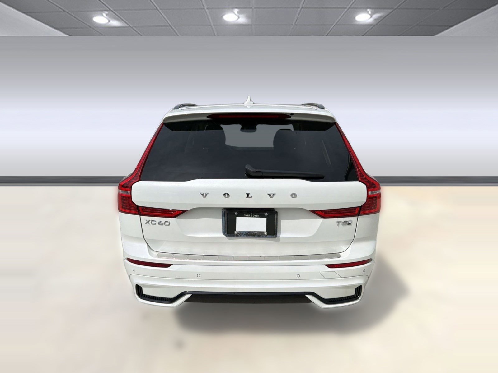 Used 2025 Volvo XC60 T8 Plus w/ Protection Package Premier image 10