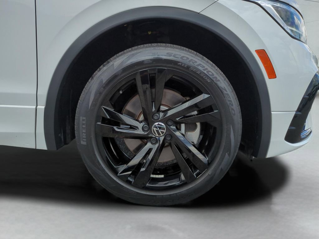 Used 2023 Volkswagen Tiguan SE R-Line AWD/4WD image 11