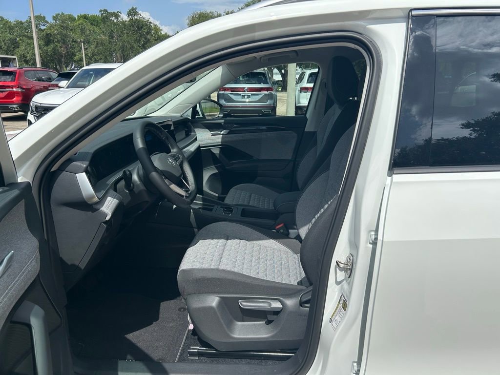 Used 2025 Volkswagen Tiguan S image 24