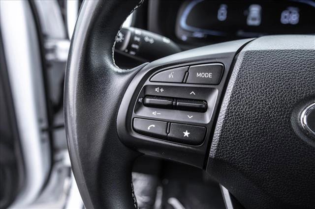 Used 2023 Hyundai Venue Limited image 13