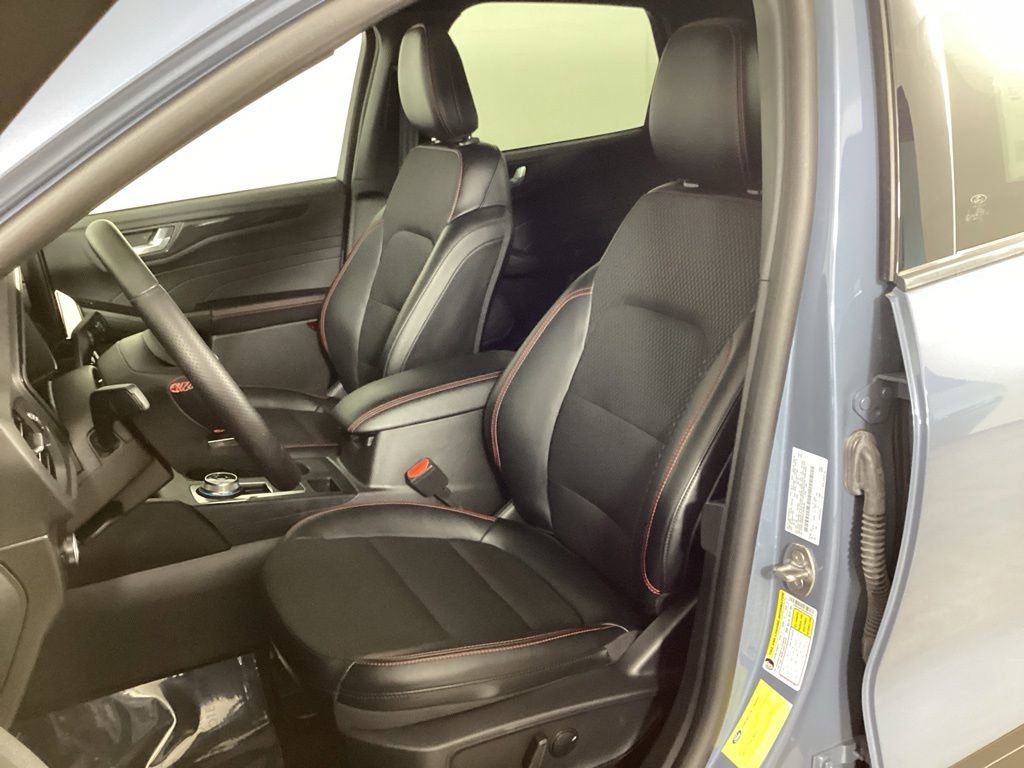 Used 2025 Ford Escape ST-Line w/ Equipment Group 301A FWD image 28
