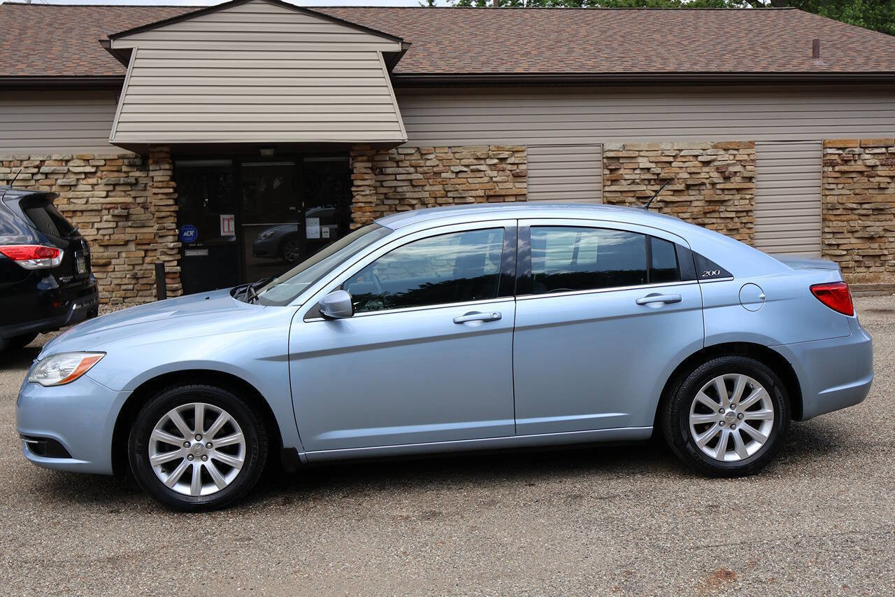 Used 2013 Chrysler 200 Touring FWD image 6