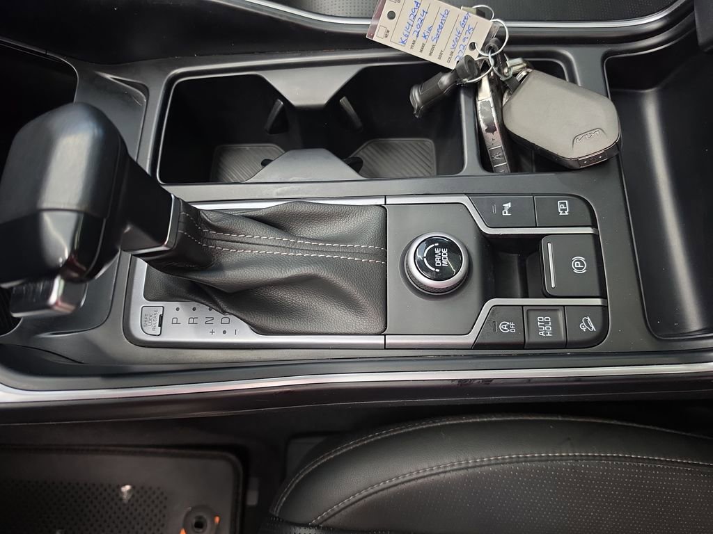 Certified 2024 Kia Sorento S w/ Panoramic Sunroof Package FWD image 34