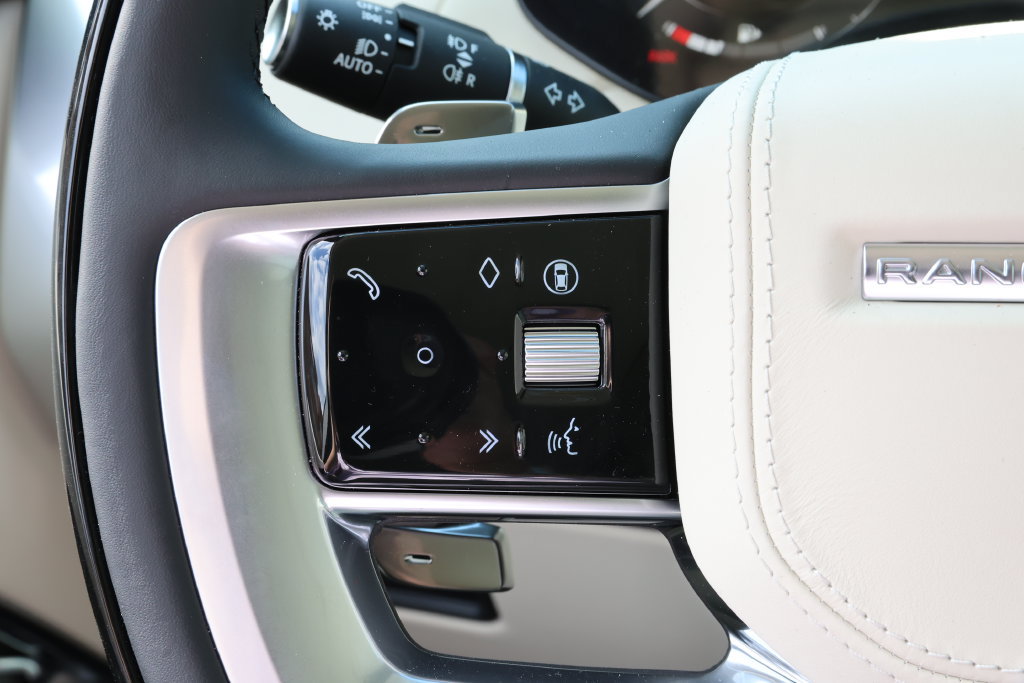 New 2026 Land Rover Range Rover SE AWD/4WD image 16