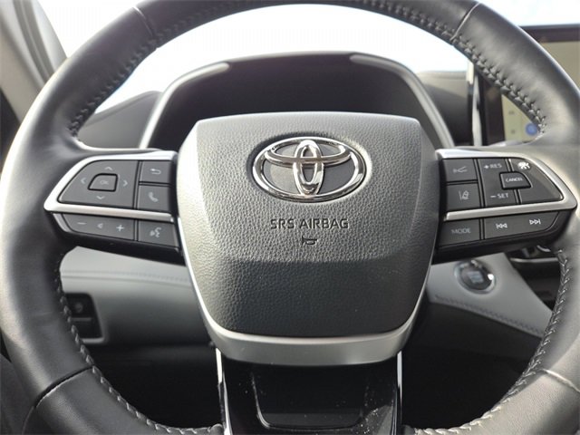 Used 2023 Toyota Highlander L image 36