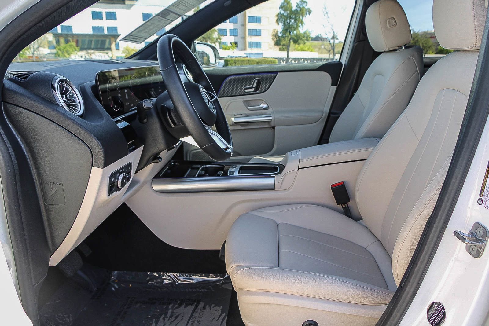 Certified 2025 Mercedes-Benz GLA 250 image 14