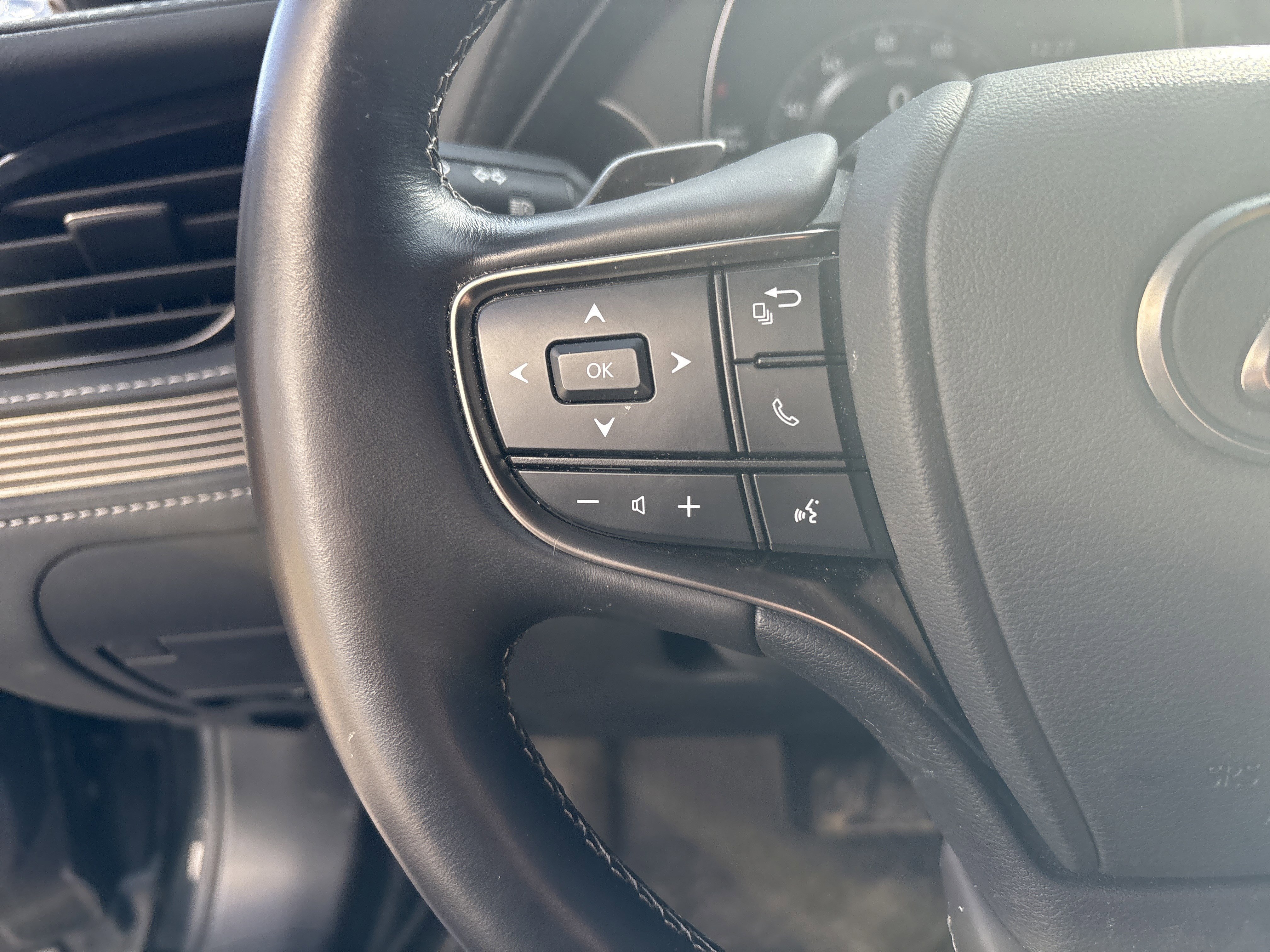 Used 2021 Lexus LS 500 AWD image 19