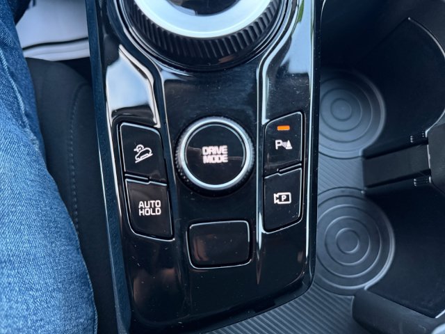 Certified 2025 Kia Sportage LX FWD image 26