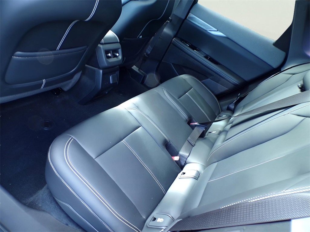 New 2026 Cadillac Optiq Luxury 1 image 7