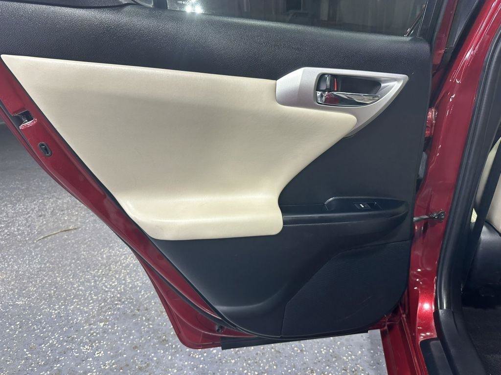 Used 2013 Lexus CT 200h FWD image 24