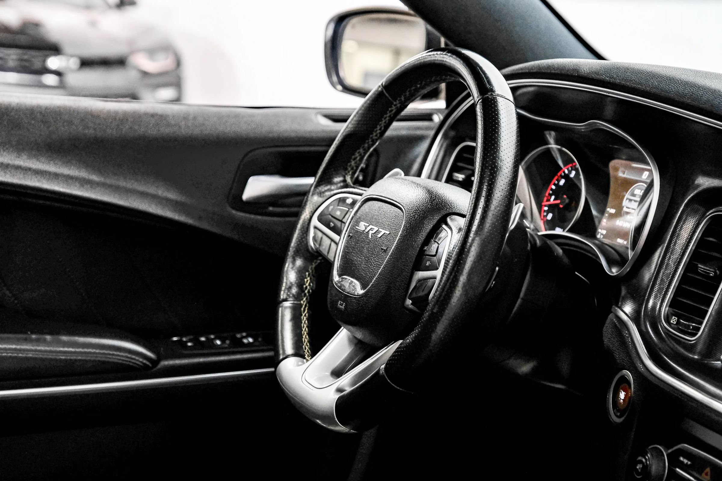Used 2016 Dodge Charger SRT w/ Harman/Kardon Audio Group RWD image 18
