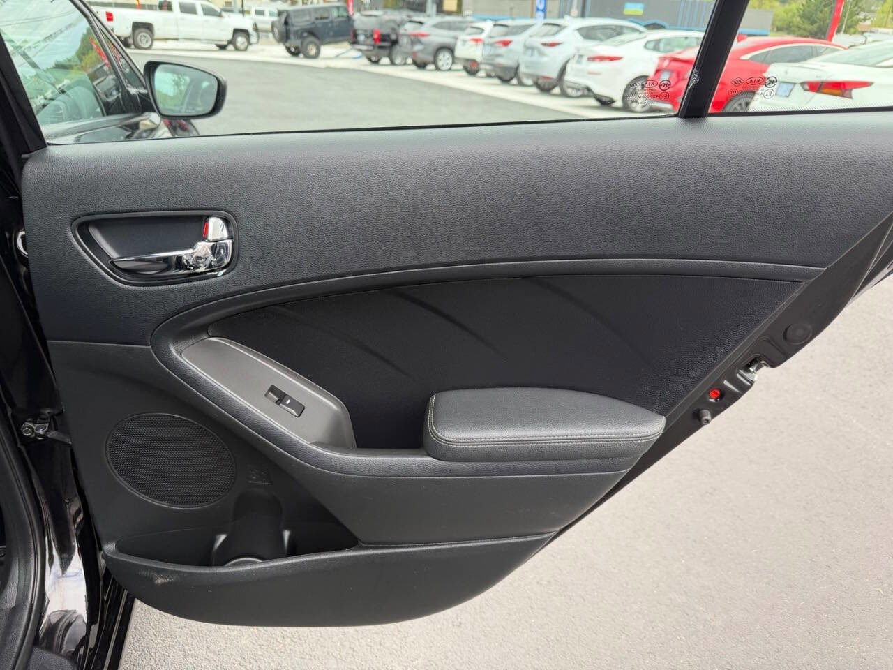 Used 2018 Kia Forte S image 24