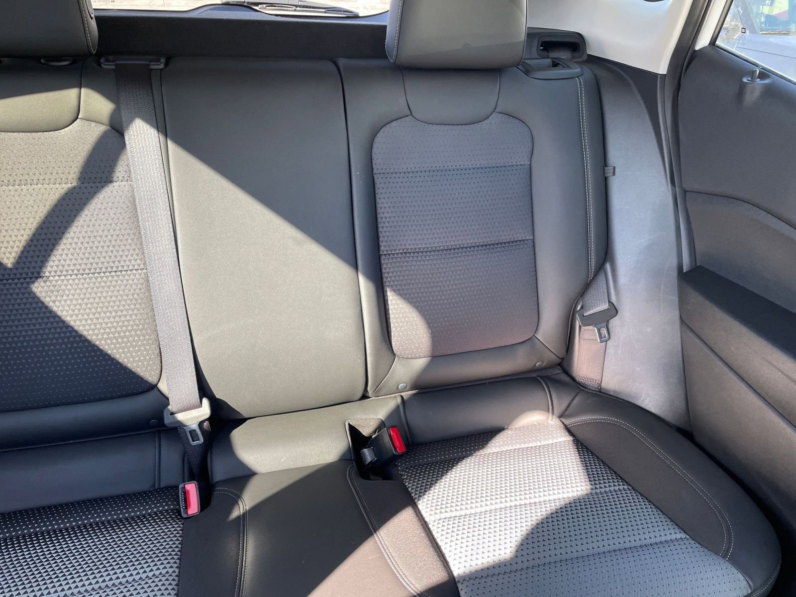 Used 2025 Chevrolet Trax LT w/ LT Convenience Package image 35